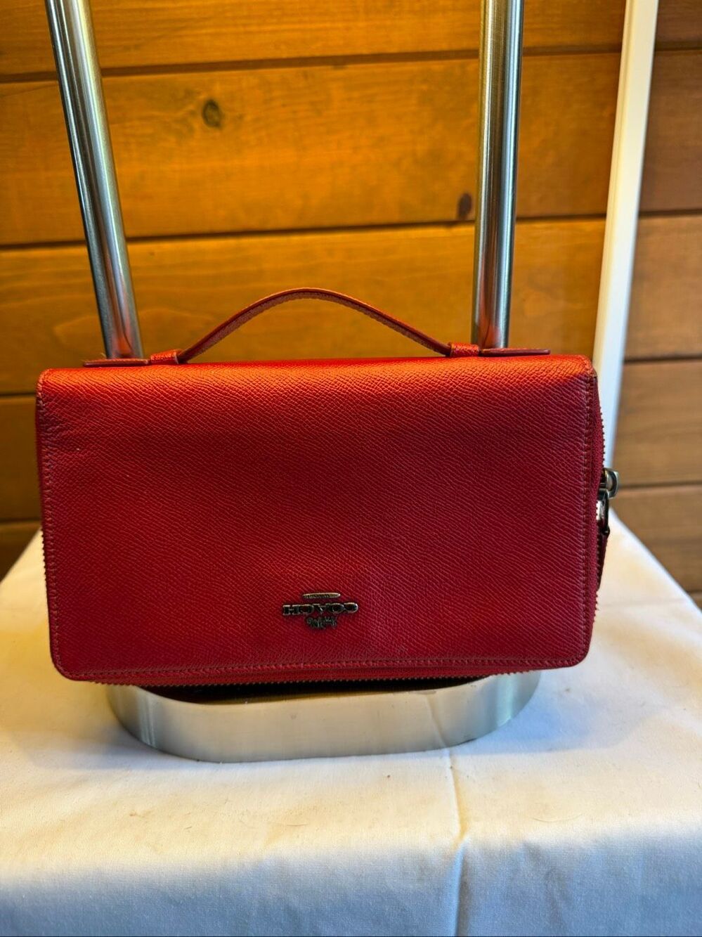 Coach crossgrain leather double-zip travel wallet Red/gold-tone hardware
